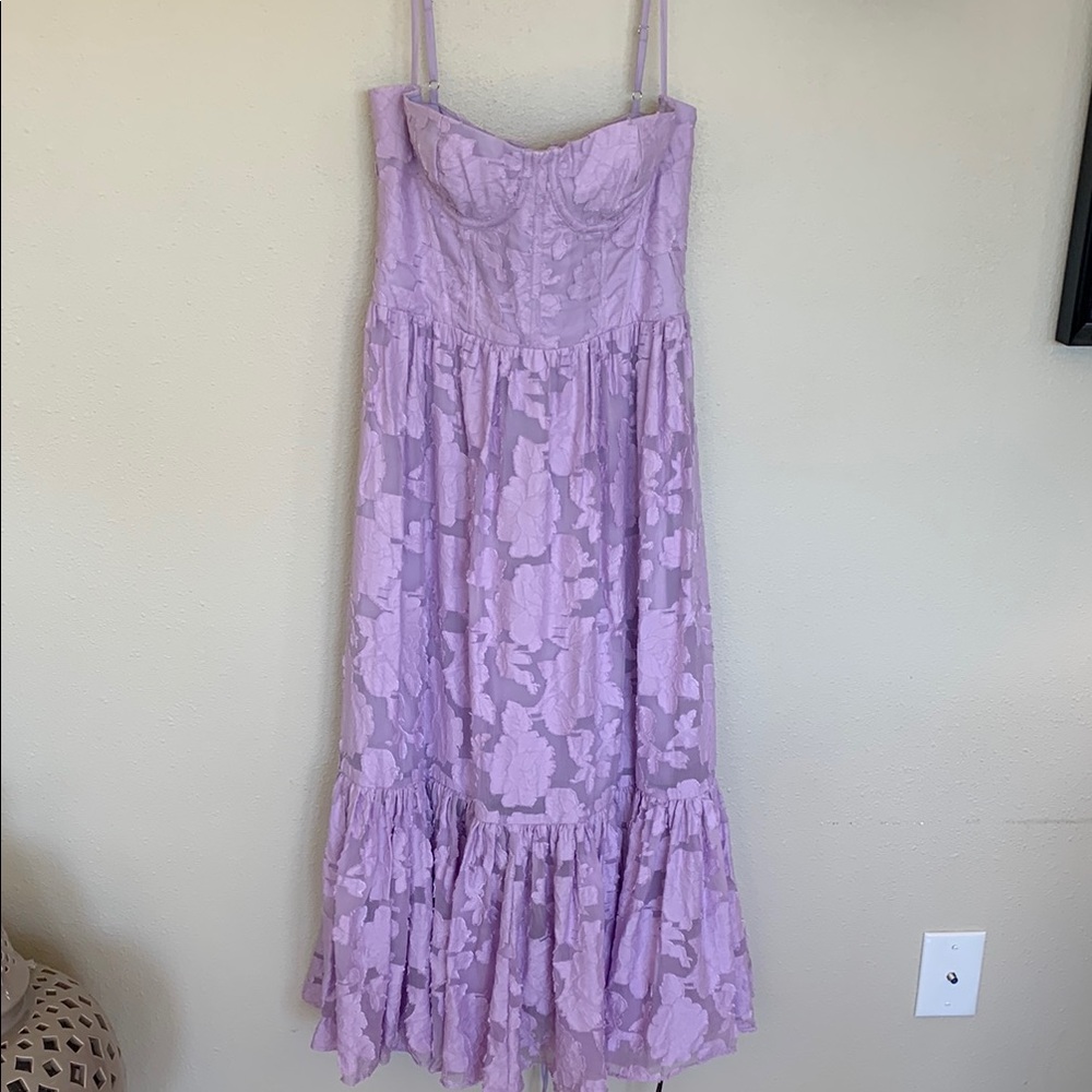 House of CB MIRA Orchid Floral Jacquard Tiered Midi Dress Medium NWT - Picture 3 of 11